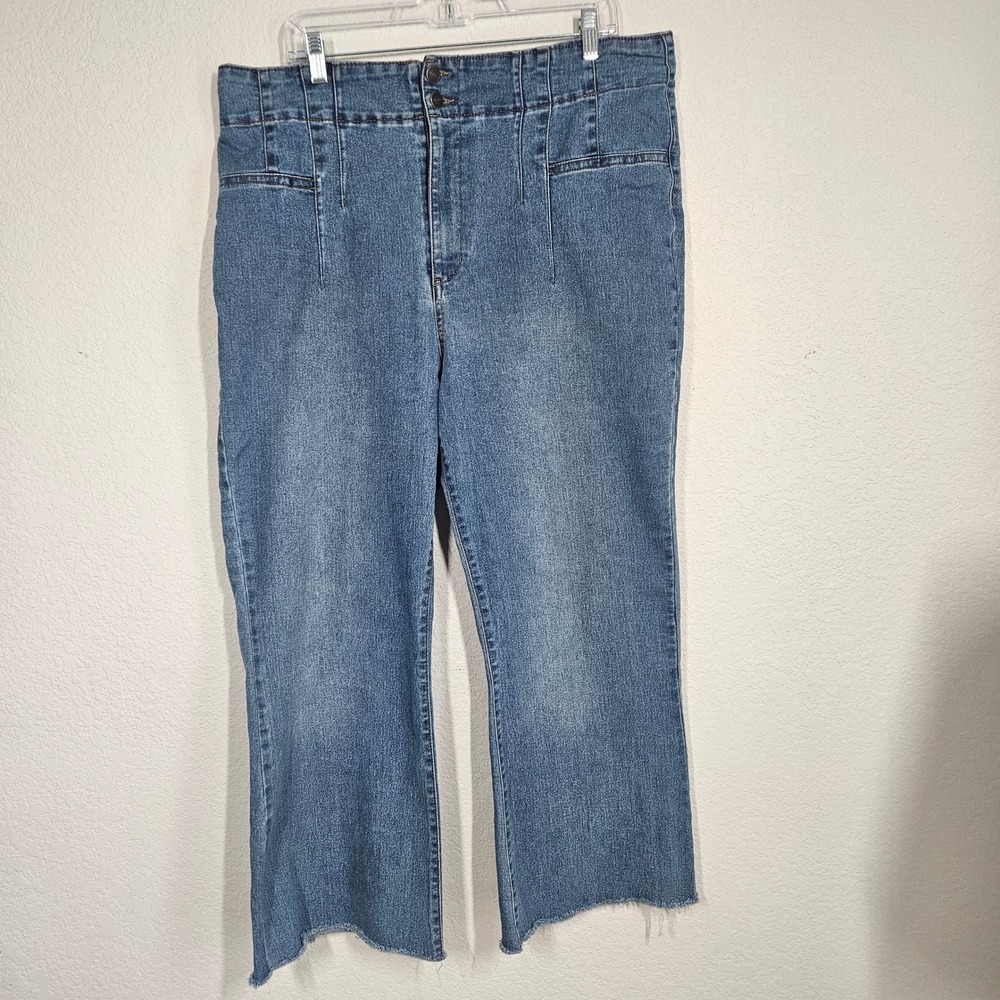 No Boundaries Womens Size 19 High Rise Flare Jeans Medium Wash Raw Hem Seamed